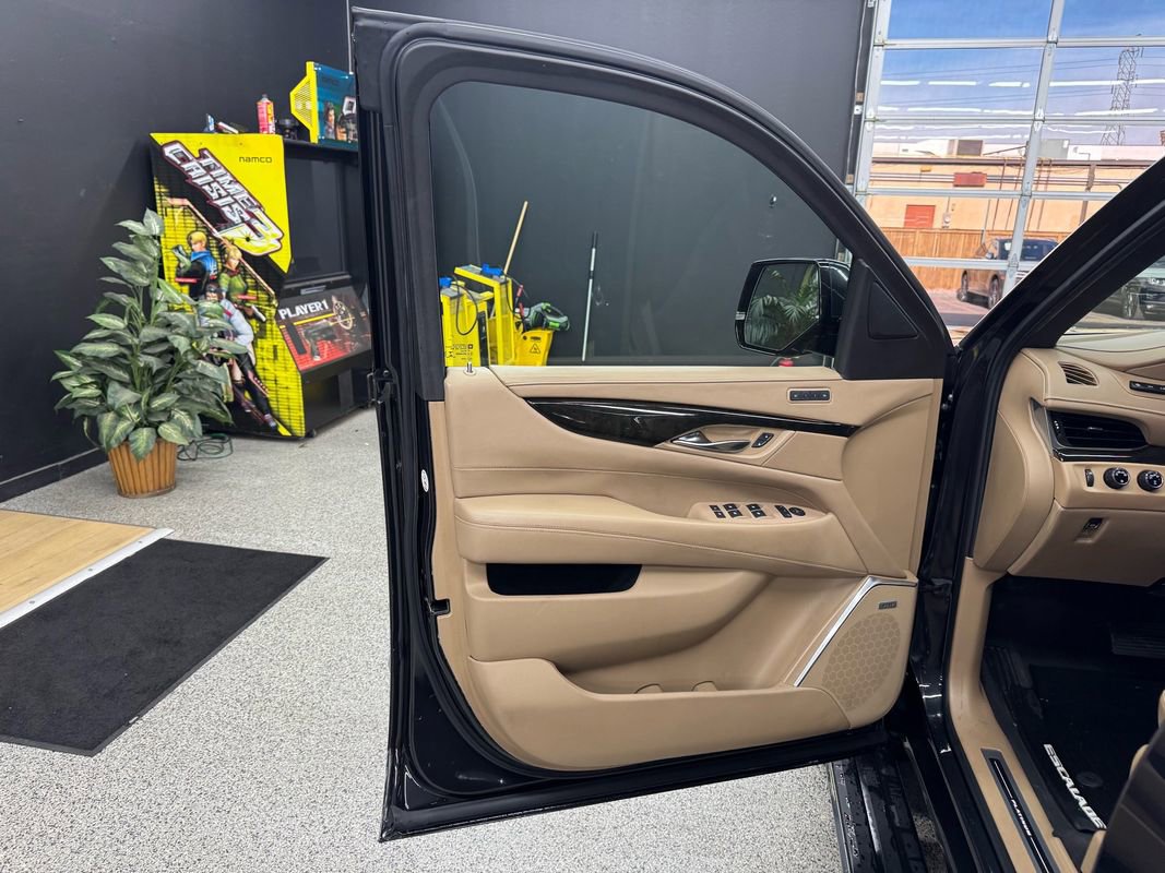 Used 2019 Cadillac Escalade ESV Platinum image 8