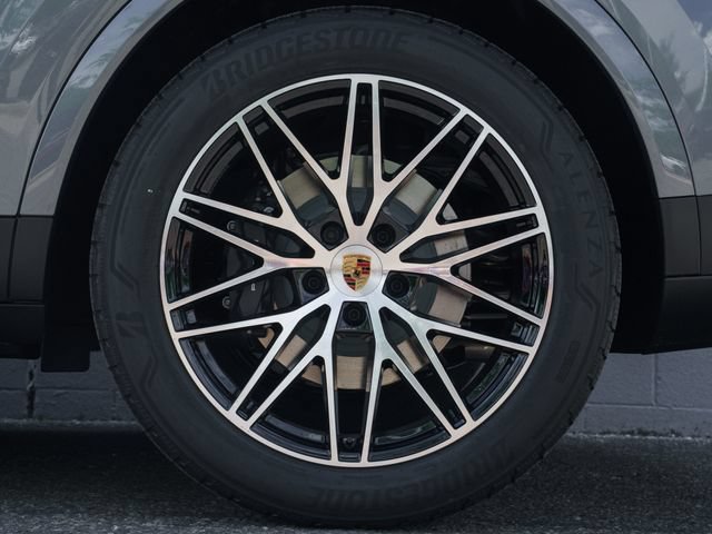 New 2026 Porsche Cayenne Coupe AWD/4WD image 13