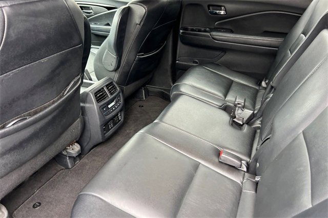 Used 2019 Honda Pilot Touring image 15