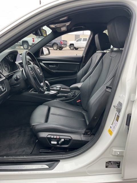 Used 2017 BMW 330i Sedan RWD image 25