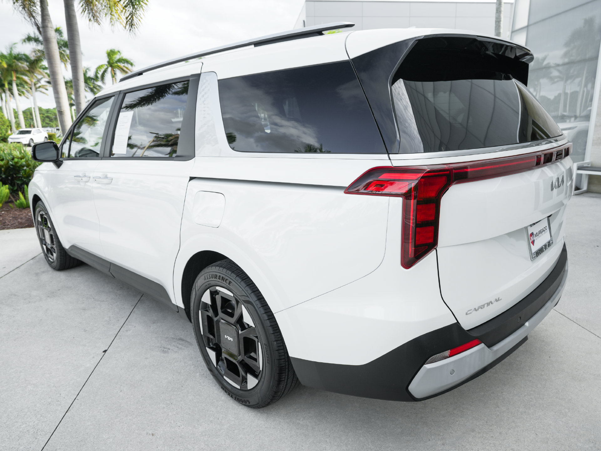 Used 2026 Kia Carnival EX FWD image 34