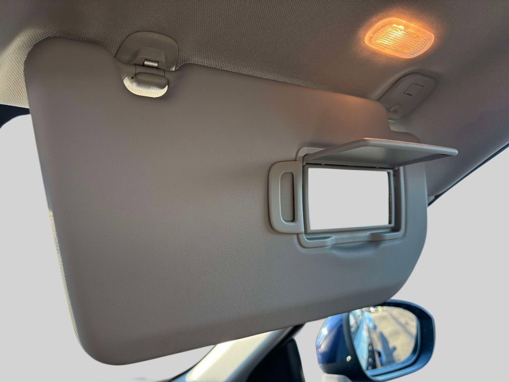 Used 2025 Nissan Rogue SV image 30