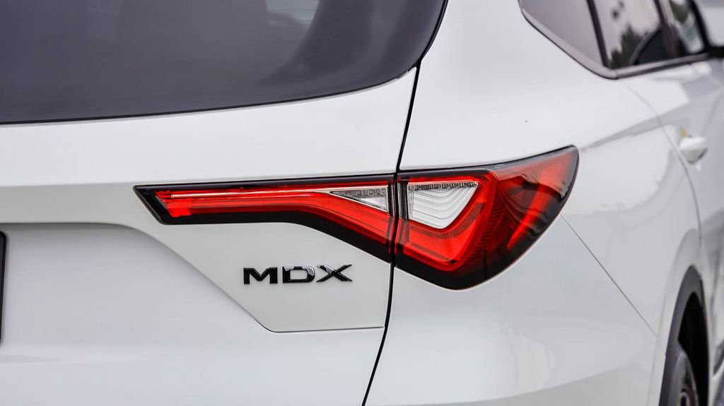 Used 2022 Acura MDX FWD w/ Technology Package image 9