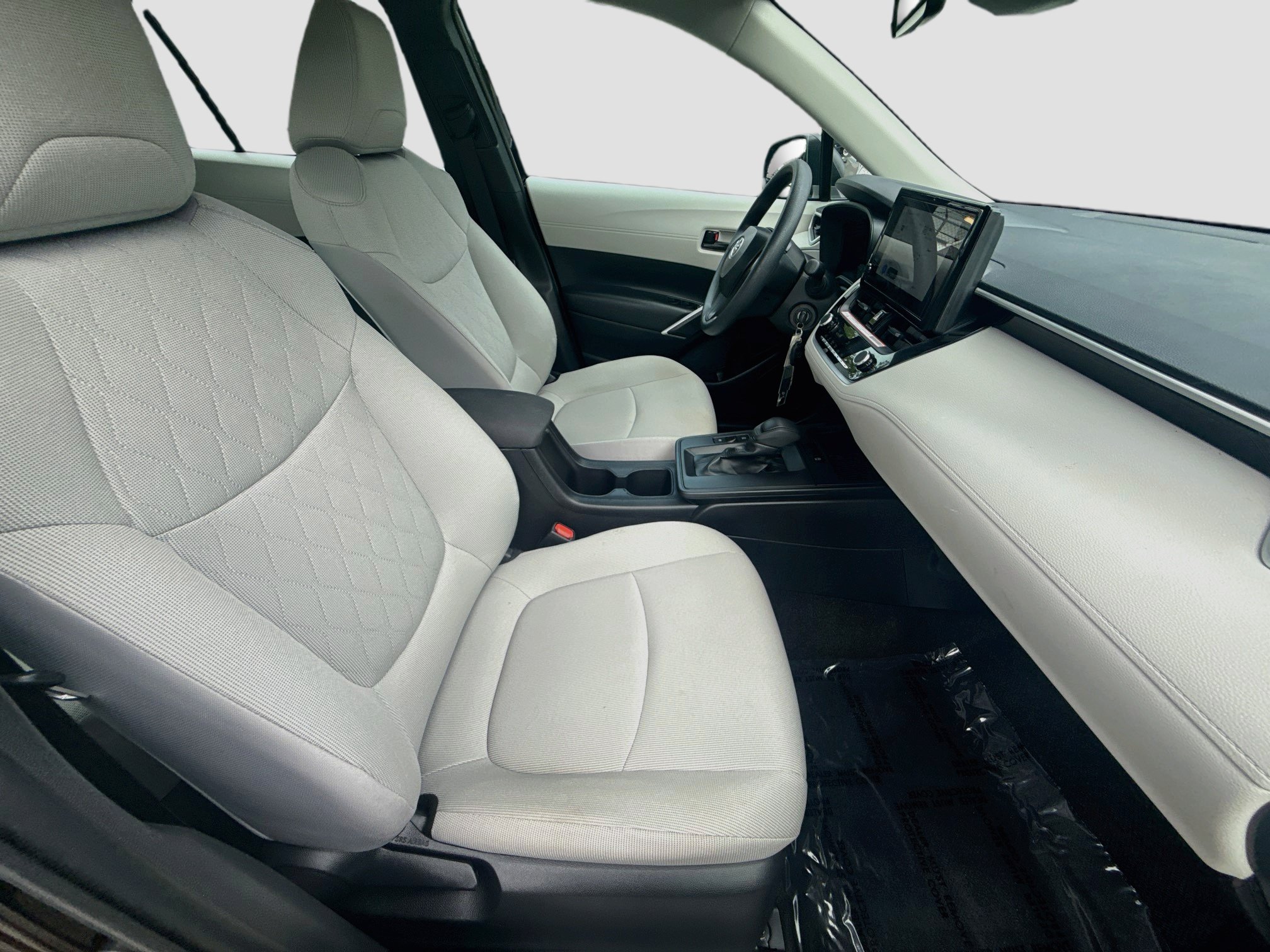 Used 2026 Toyota Corolla Cross L FWD image 29