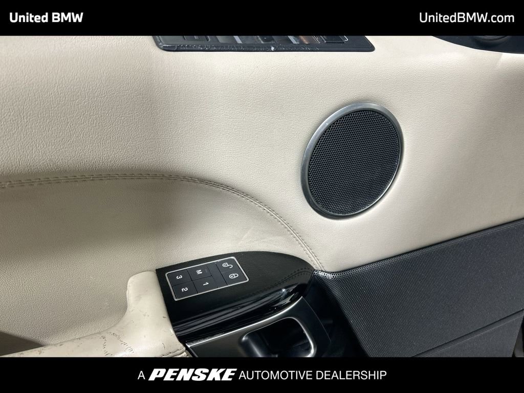 Used 2017 Land Rover Range Rover Sport HSE image 11