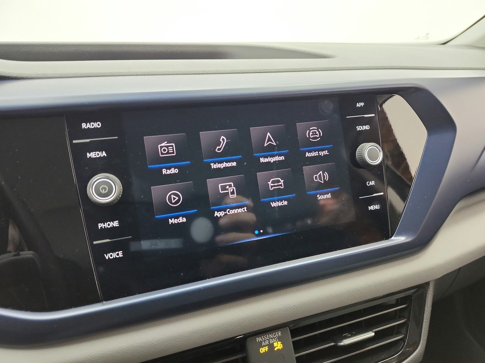 Used 2022 Volkswagen Taos SE FWD image 9