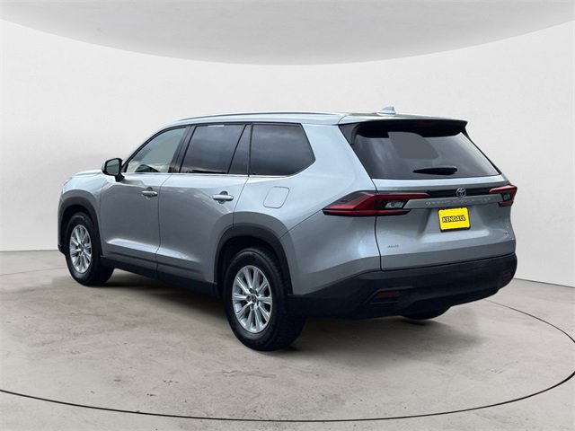 Used 2025 Toyota Grand Highlander AWD image 3