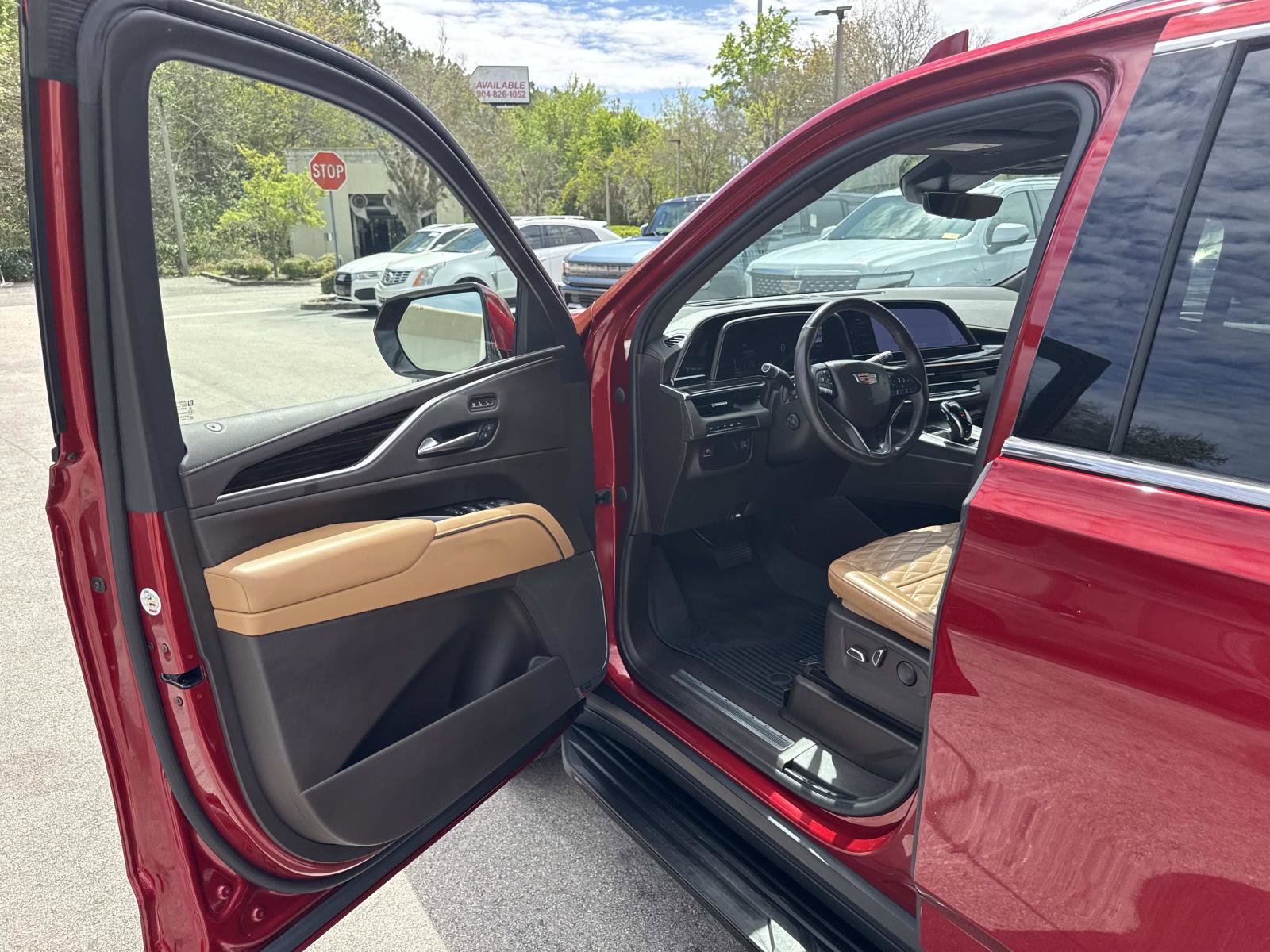 Certified 2023 Cadillac Escalade Premium Luxury image 18