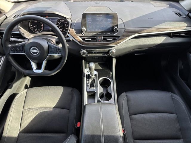 Used 2023 Nissan Altima 2.5 SV FWD image 12