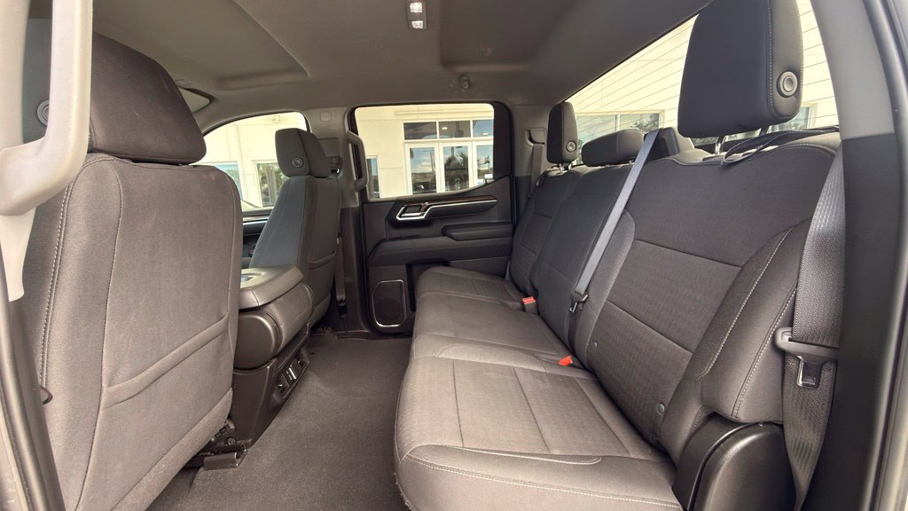 Used 2025 Chevrolet Silverado 1500 LT RWD image 7