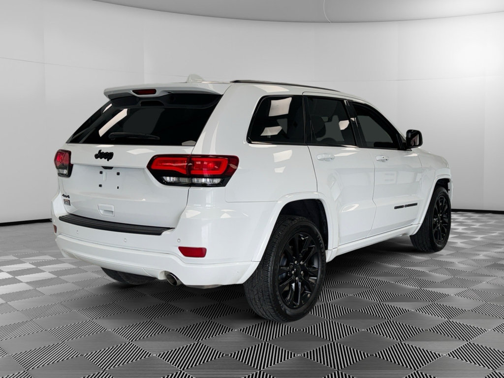 Used 2020 Jeep Grand Cherokee Altitude AWD/4WD image 8