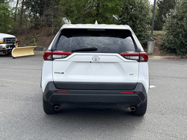 Used 2022 Toyota RAV4 LE image 3