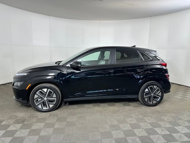 Used 2023 Hyundai Kona SE image 6