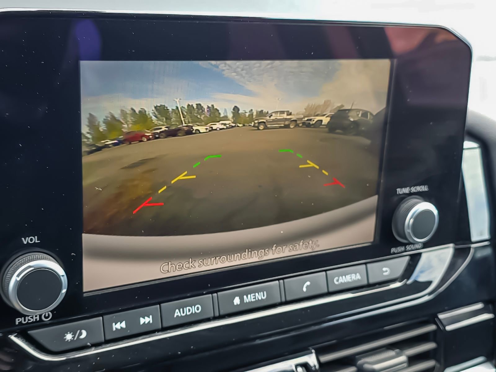 Used 2025 Nissan Pathfinder SV image 19