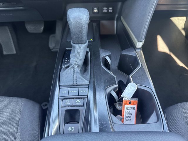 Used 2025 Toyota Camry LE image 26