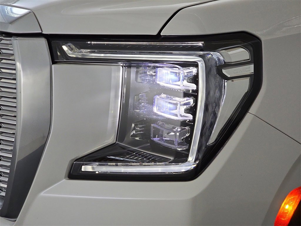 Used 2022 GMC Yukon XL Denali image 34