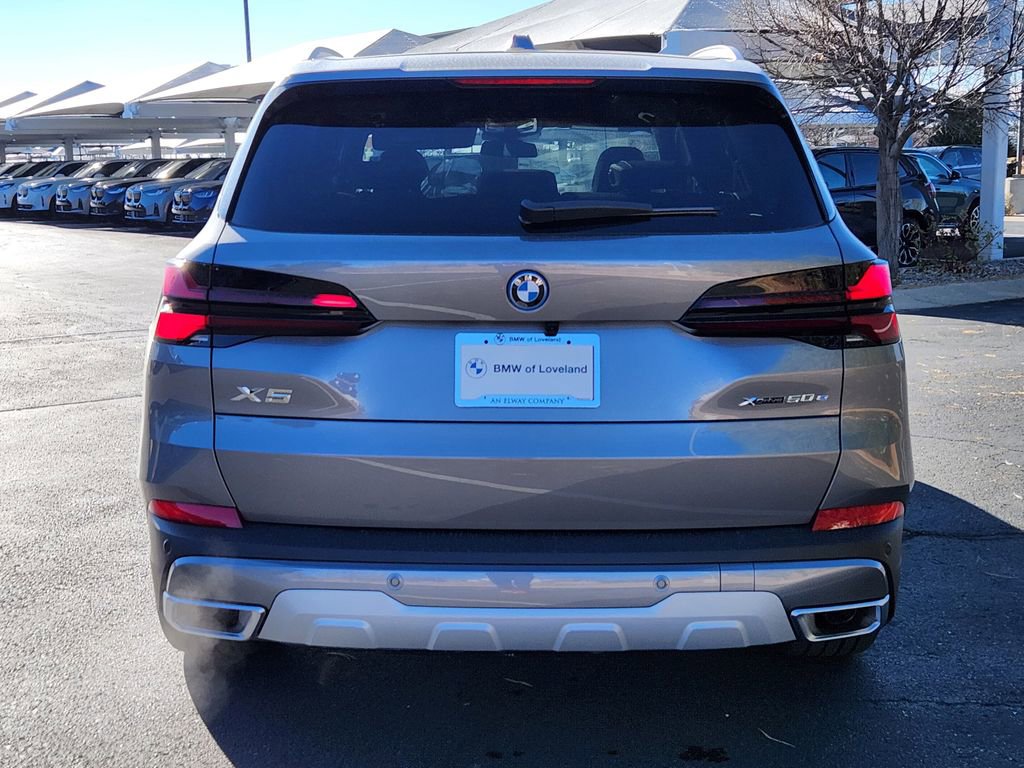 New 2026 BMW X5 xDrive50e w/ Premium Package AWD/4WD image 4