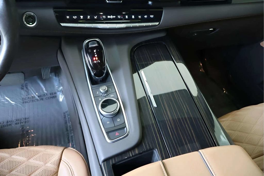 Used 2021 Cadillac Escalade Premium Luxury w/ Driver Assist Tech Package AWD/4WD image 19