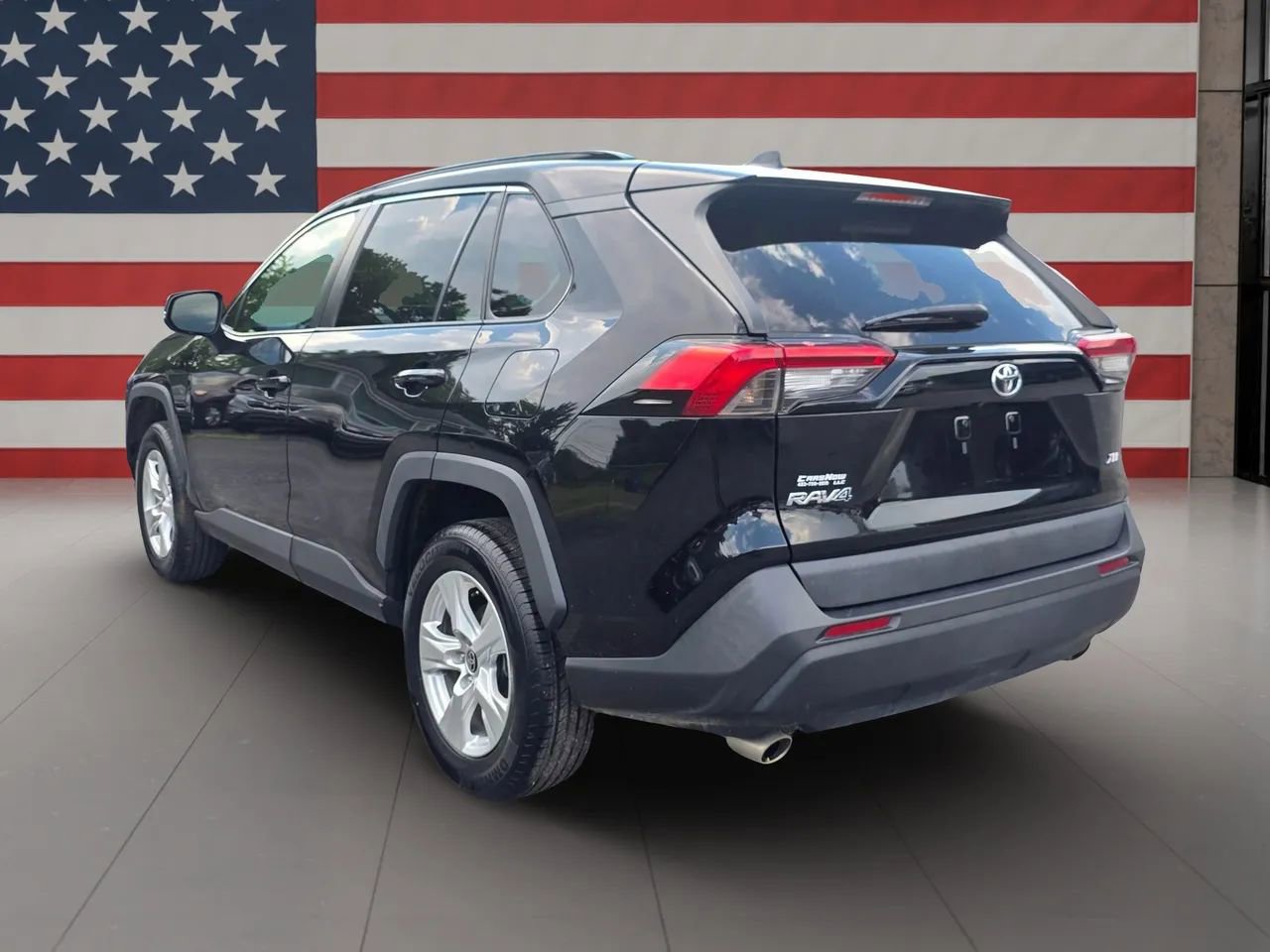 Used 2021 Toyota RAV4 XLE image 4