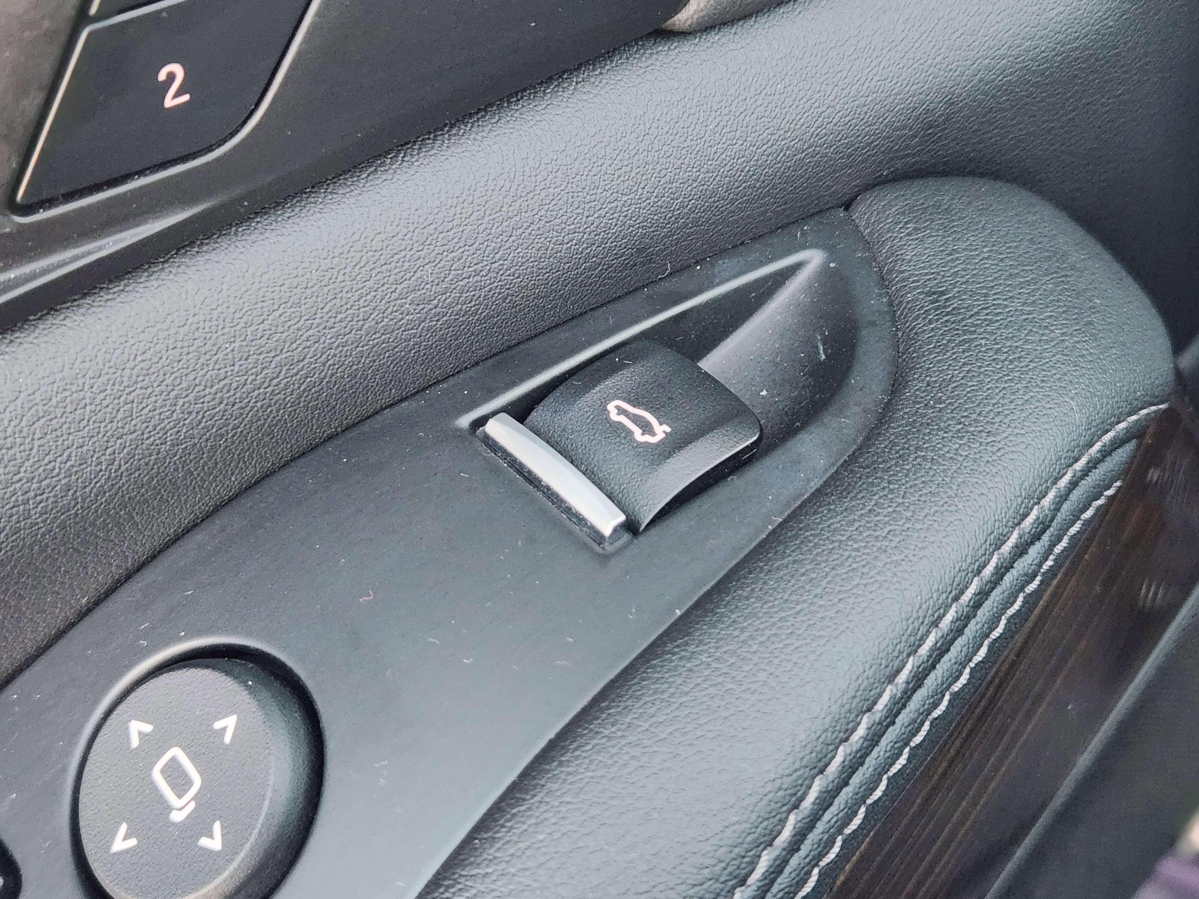 Used 2024 BMW X5 xDrive50e image 28