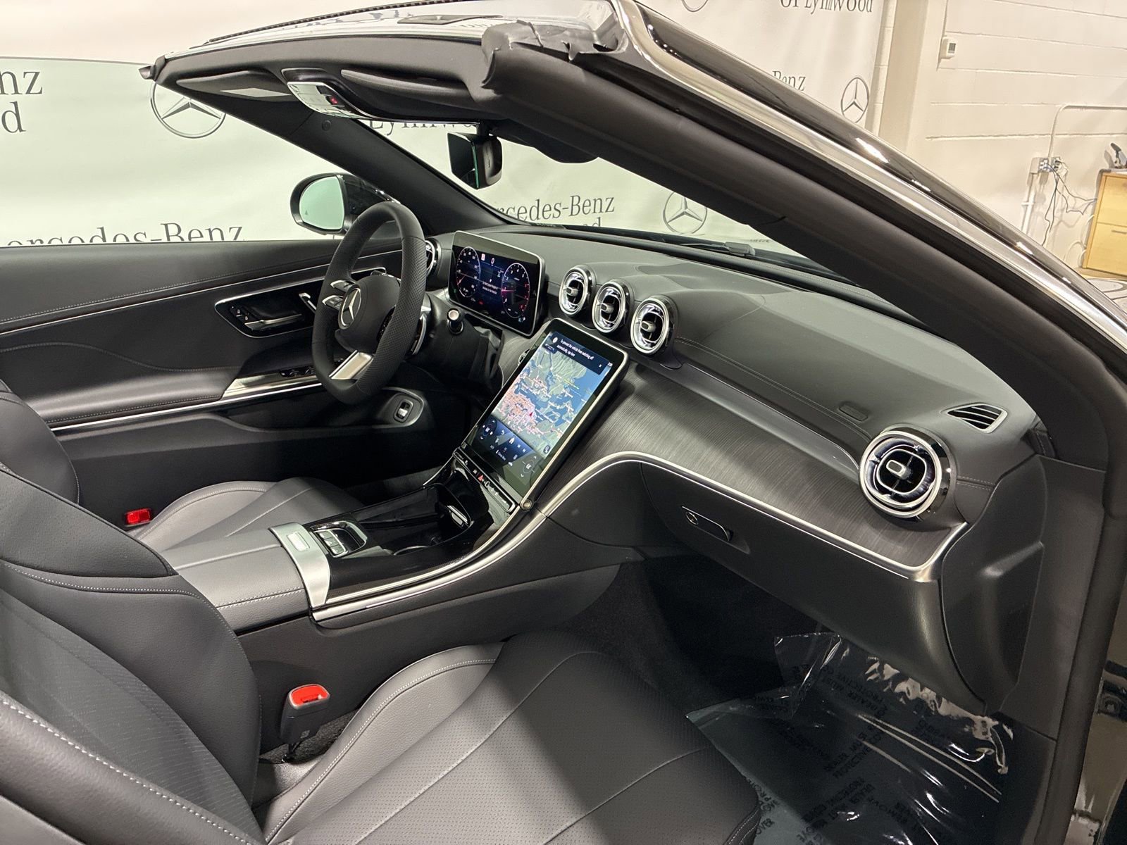 New 2026 Mercedes-Benz CLE 300 4MATIC Cabriolet image 16