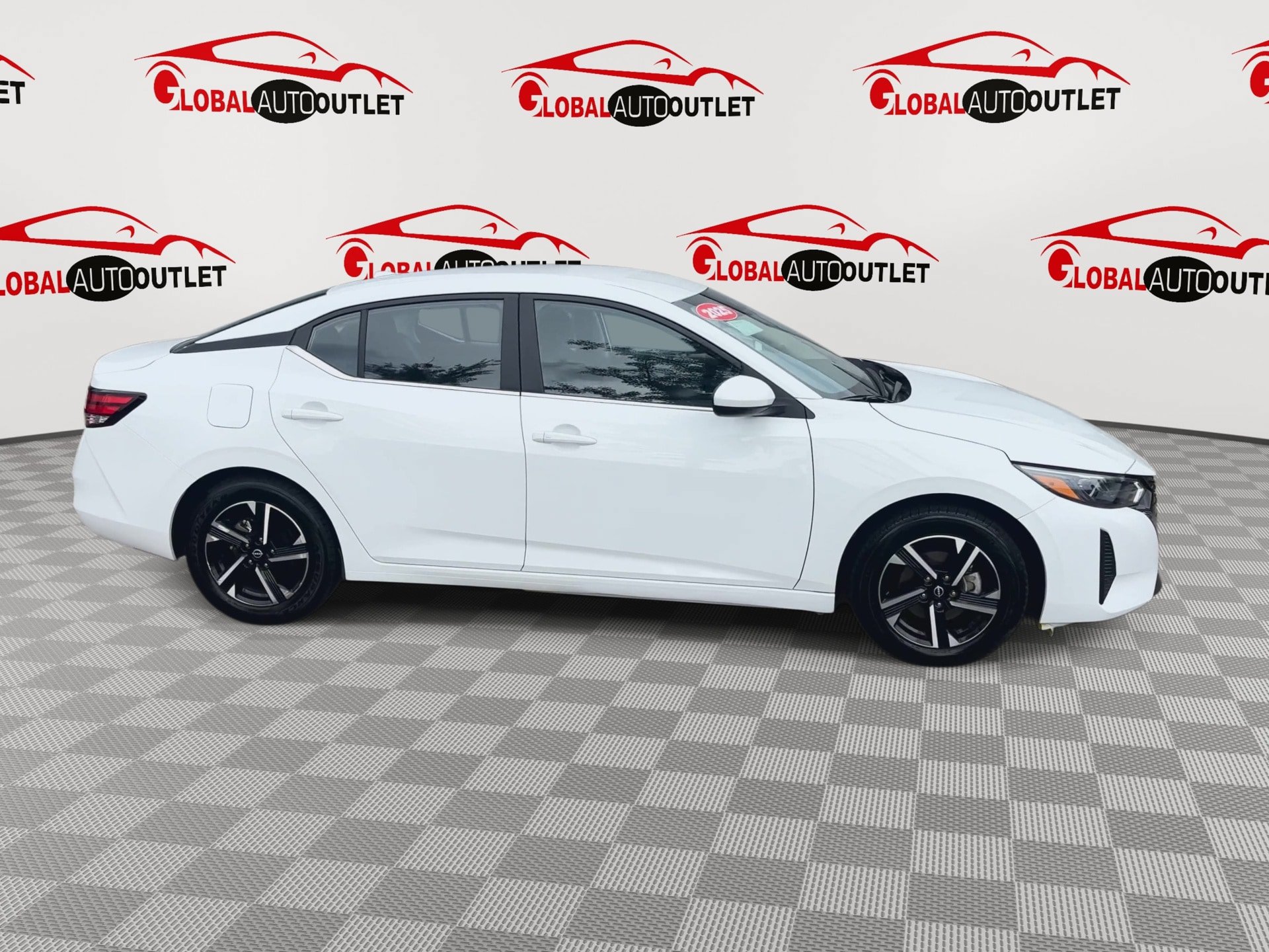 Used 2025 Nissan Sentra SV FWD image 9