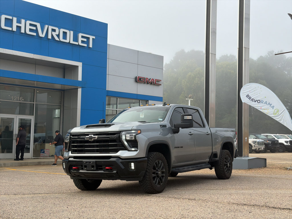 Used 2025 Chevrolet Silverado 2500 LT w/ Trail Boss Package AWD/4WD image 12