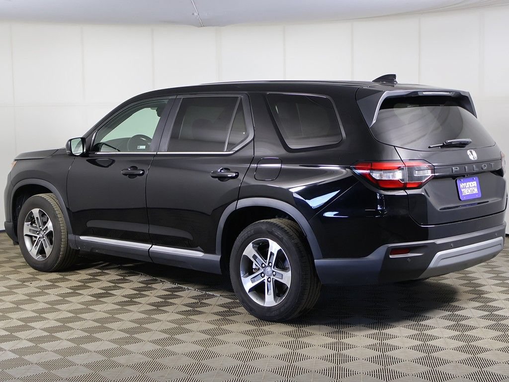 Used 2025 Honda Pilot EX-L image 9