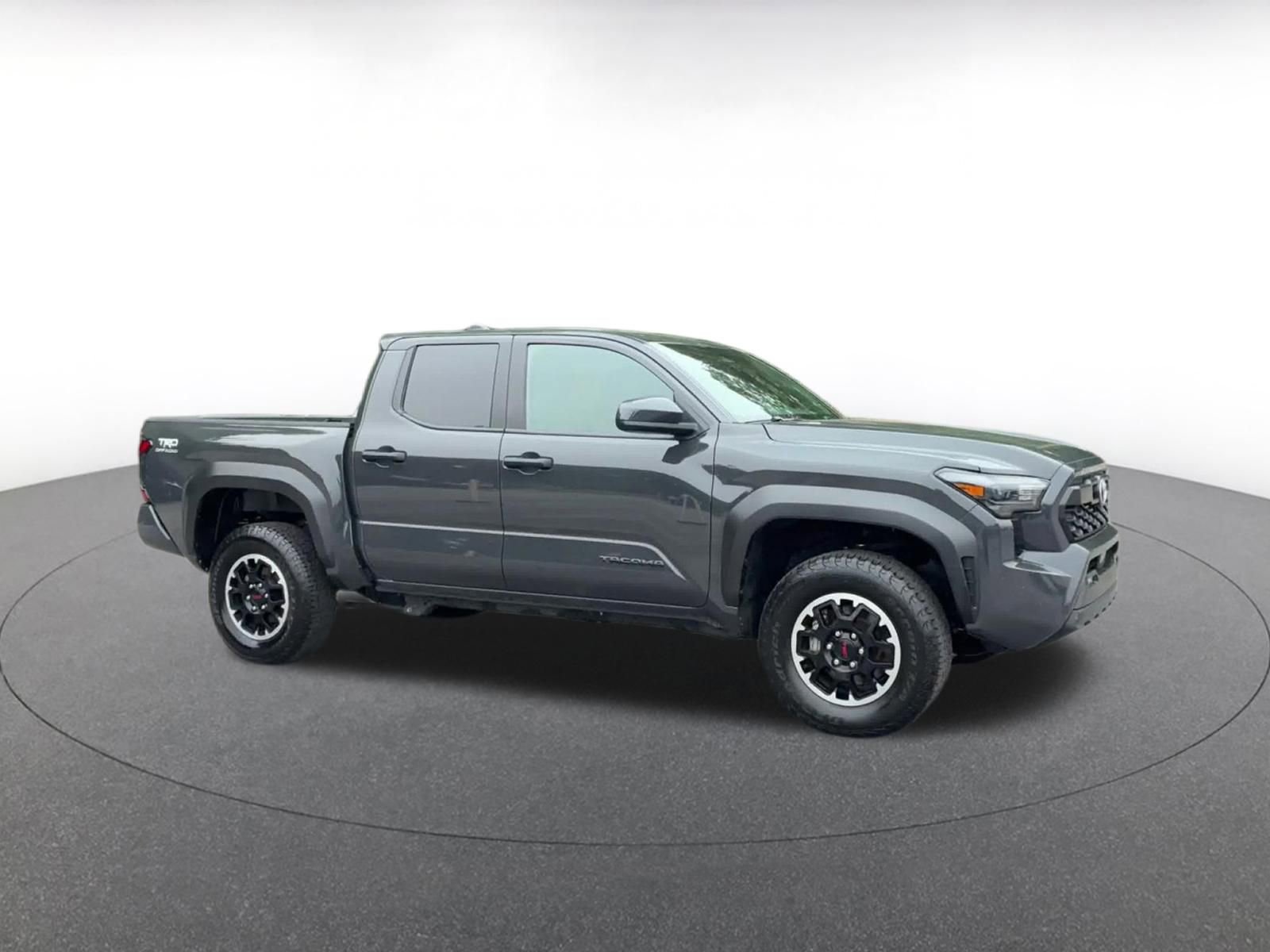 Used 2025 Toyota Tacoma TRD Off-Road AWD/4WD image 2
