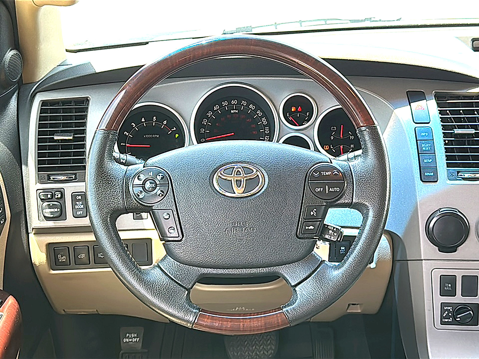 Used 2013 Toyota Sequoia Platinum RWD image 31