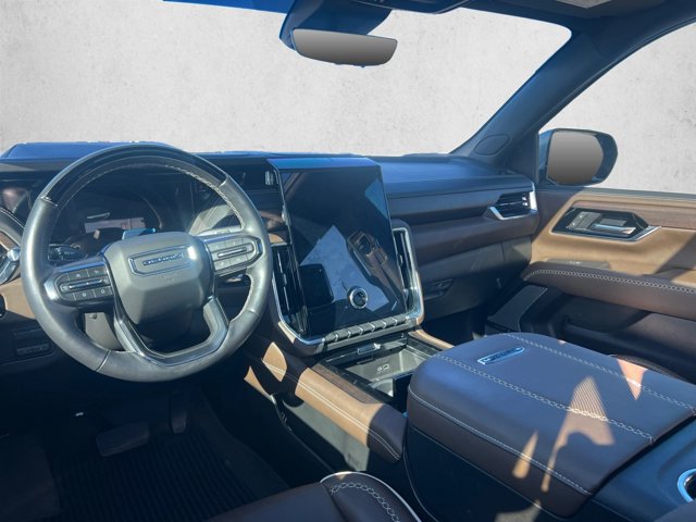 Used 2025 GMC Yukon Denali Ultimate AWD/4WD image 20
