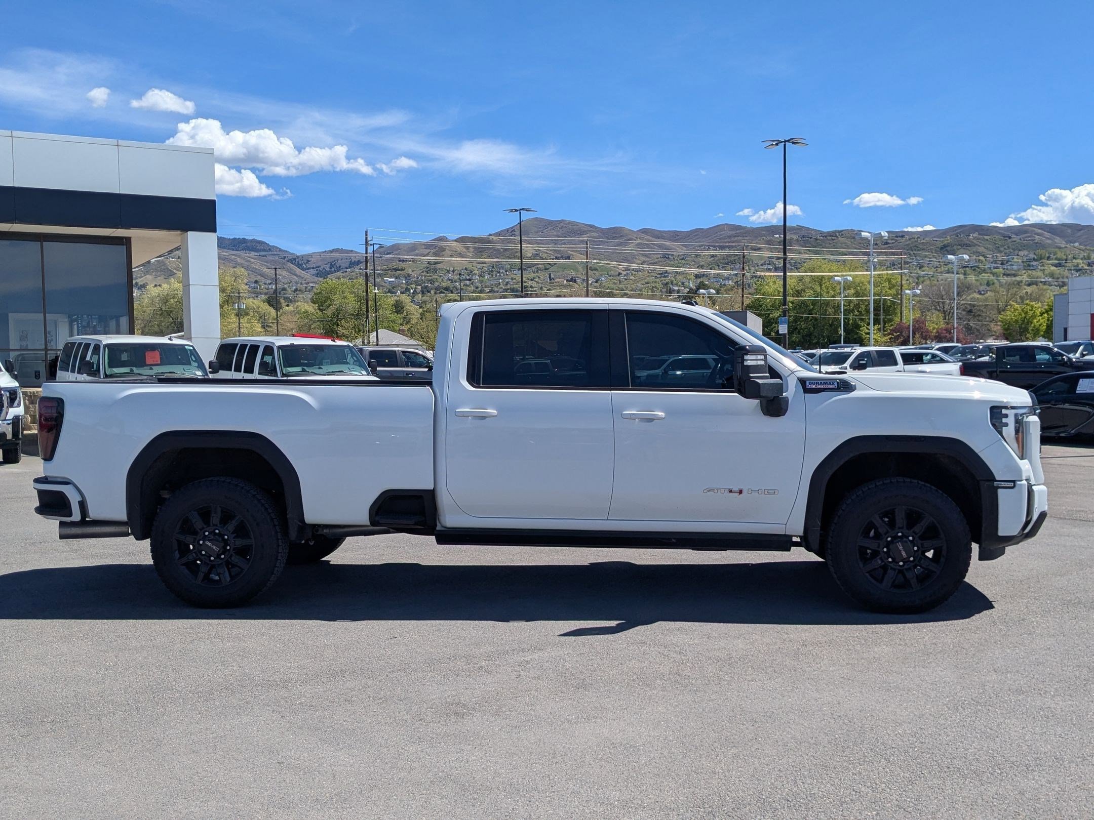 Used 2024 GMC Sierra 3500 AT4 w/ AT4 Premium Plus Package AWD/4WD image 6