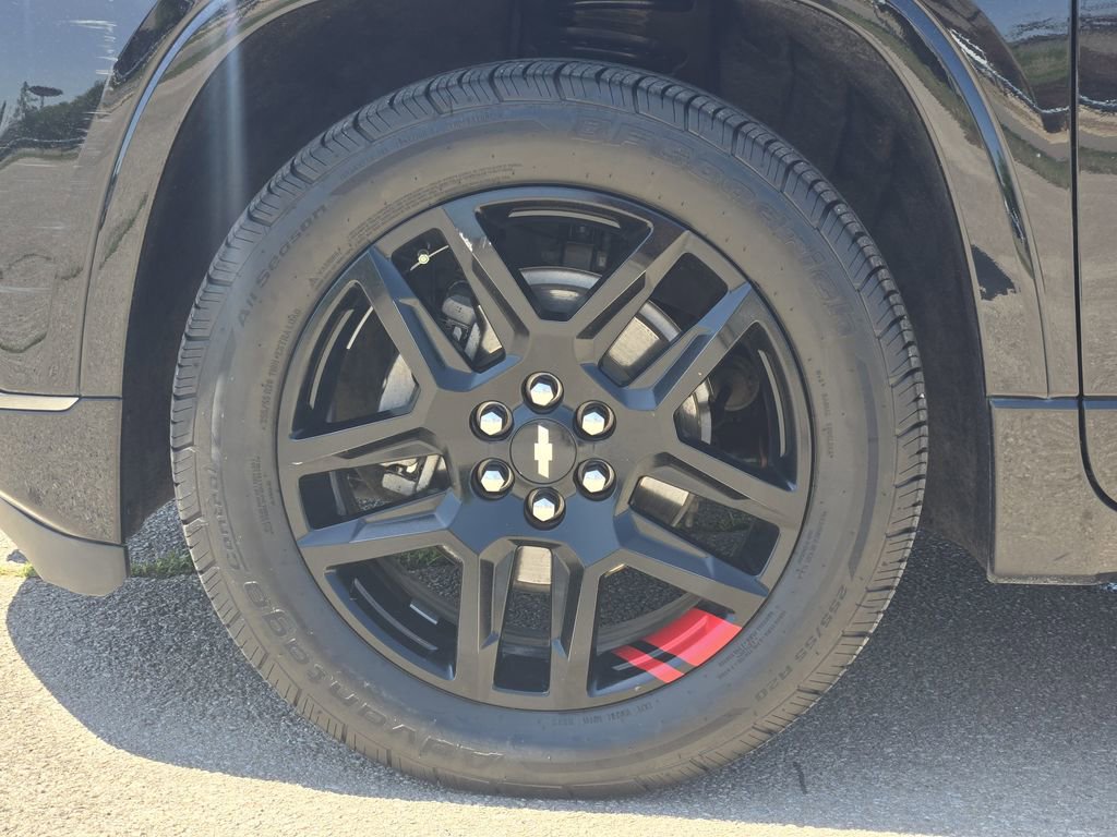 Used 2020 Chevrolet Traverse Premier w/ Redline Edition FWD image 12