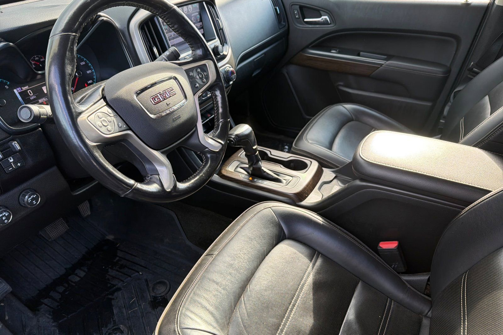Used 2018 GMC Canyon Denali image 7