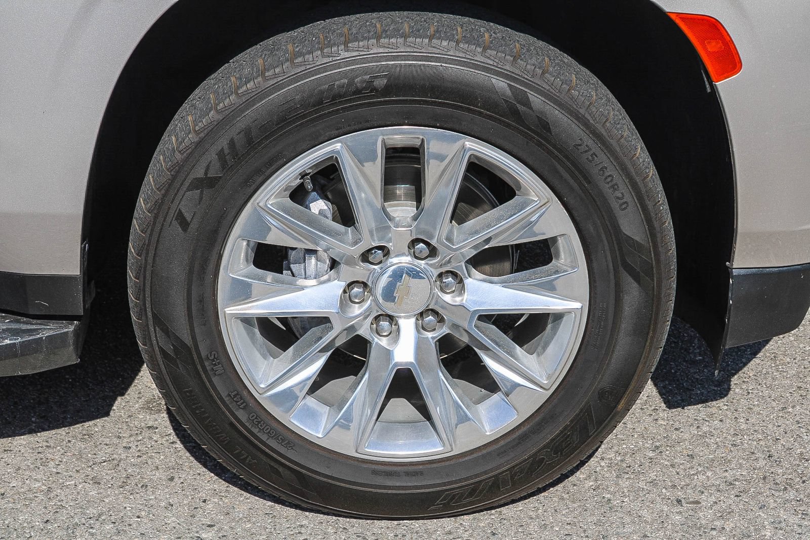Used 2024 Chevrolet Suburban Premier RWD image 9