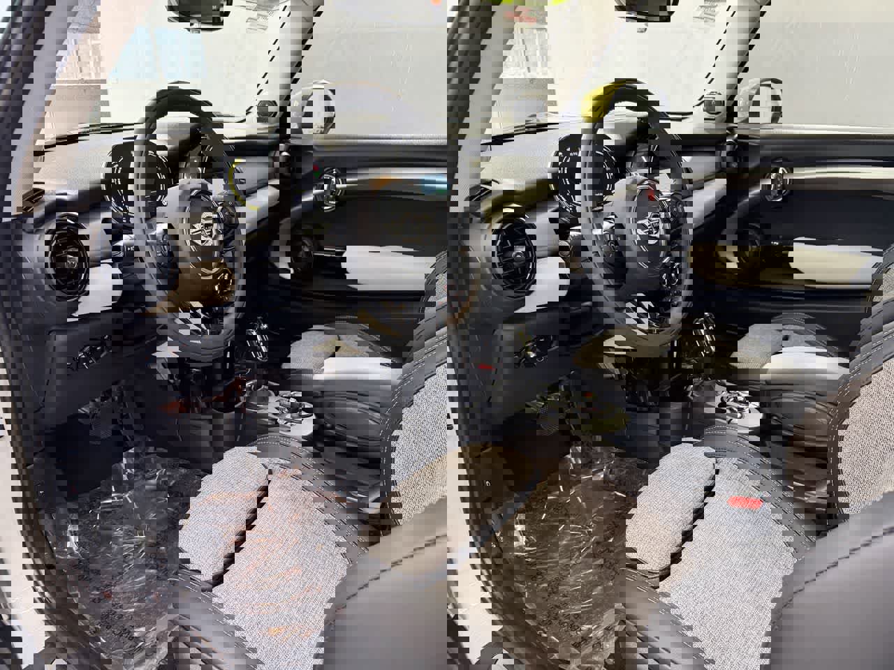 Used 2020 MINI Cooper SE w/ 6.5" Touchscreen Package image 9