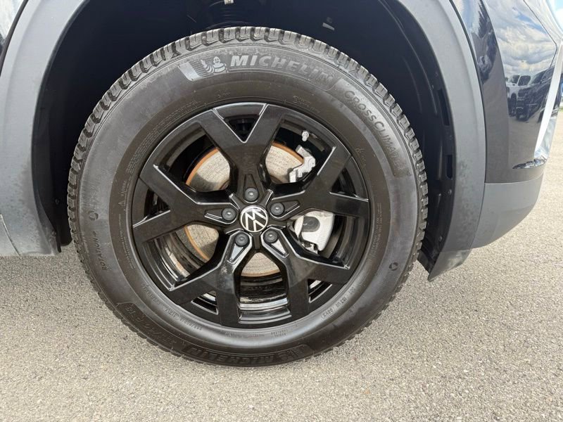 Used 2024 Volkswagen Atlas Peak Edition SEL image 4