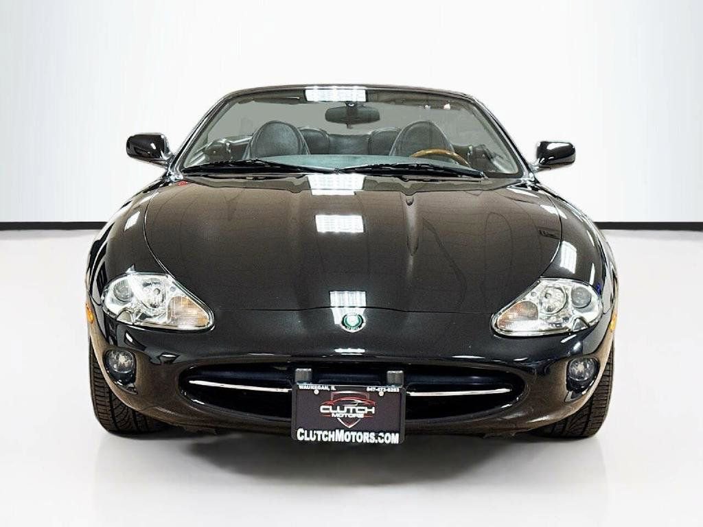 Used 2000 Jaguar XK8 Convertible image 2