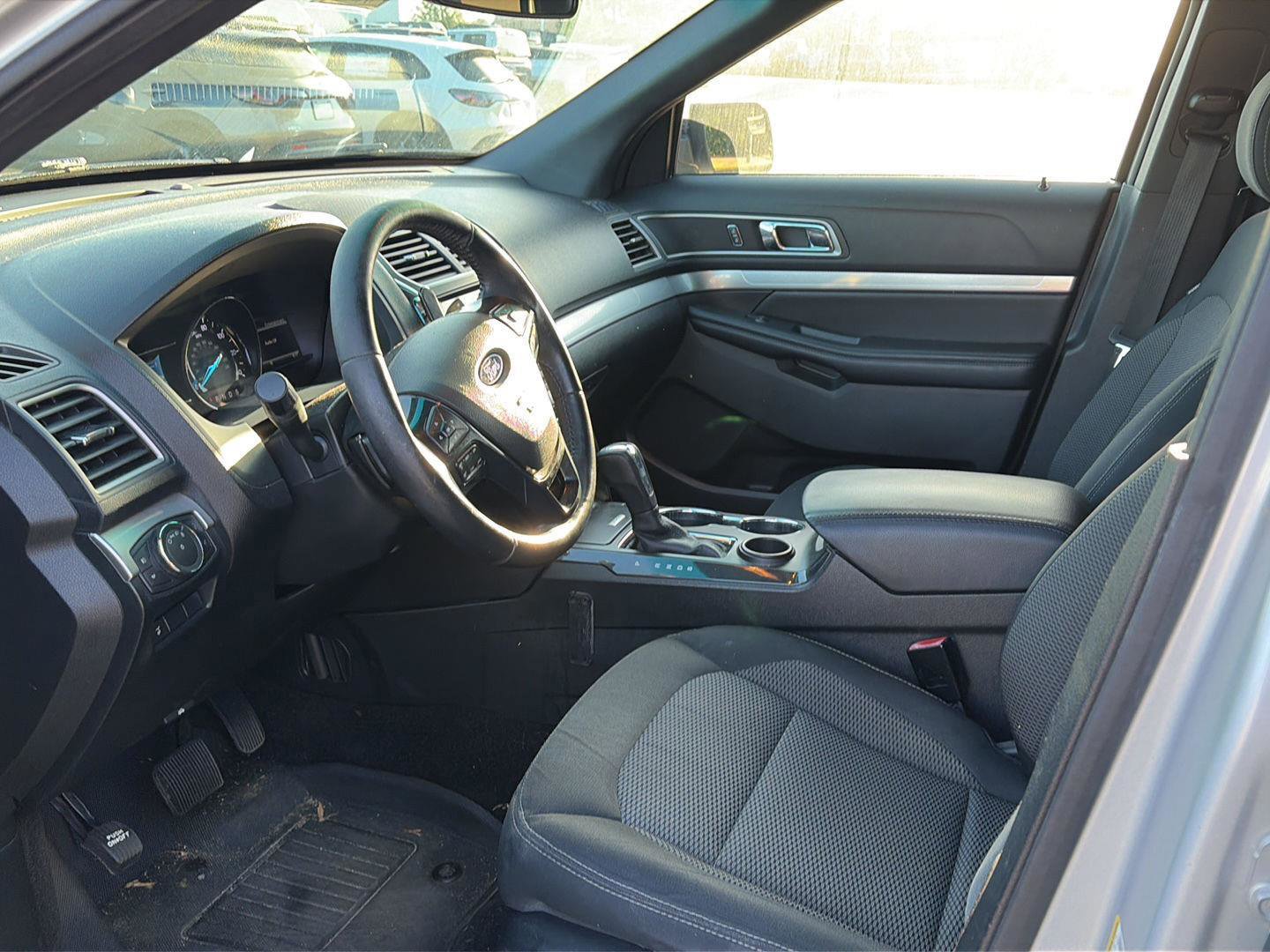 Used 2016 Ford Explorer XLT w/ Equipment Group 201A image 5