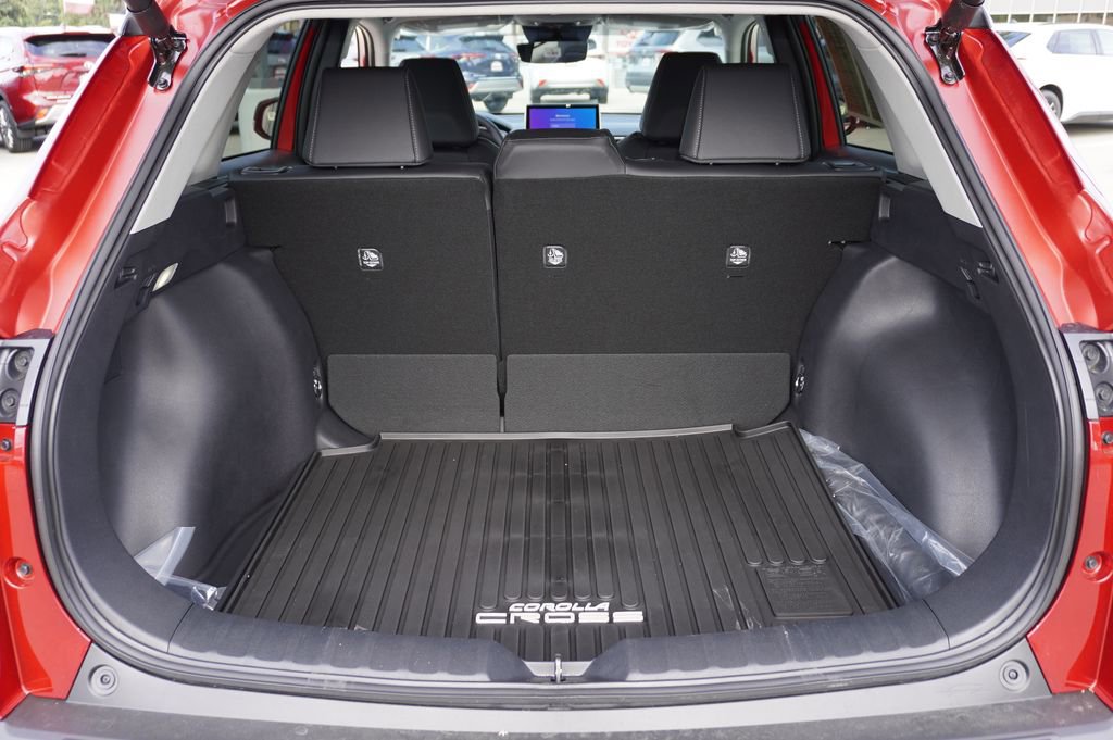 Certified 2026 Toyota Corolla Cross XLE image 8