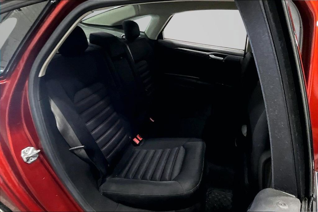 Used 2014 Ford Fusion SE w/ Equipment Group 201A image 23