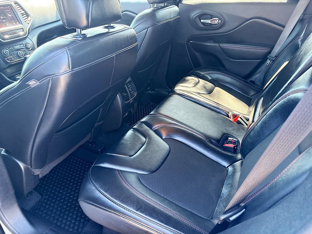 Used 2021 Jeep Cherokee Trailhawk image 23