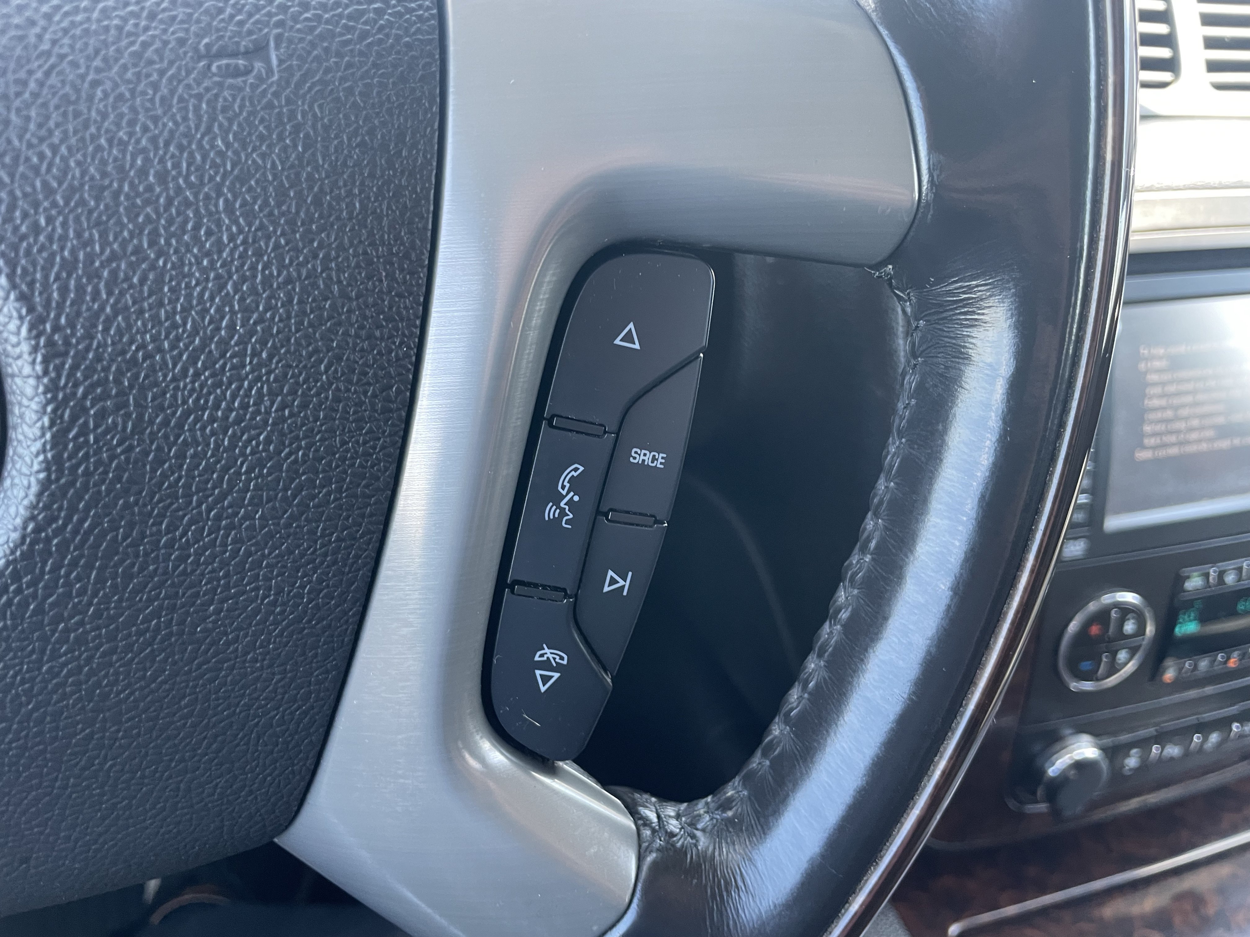 Used 2014 GMC Yukon Denali AWD/4WD image 16
