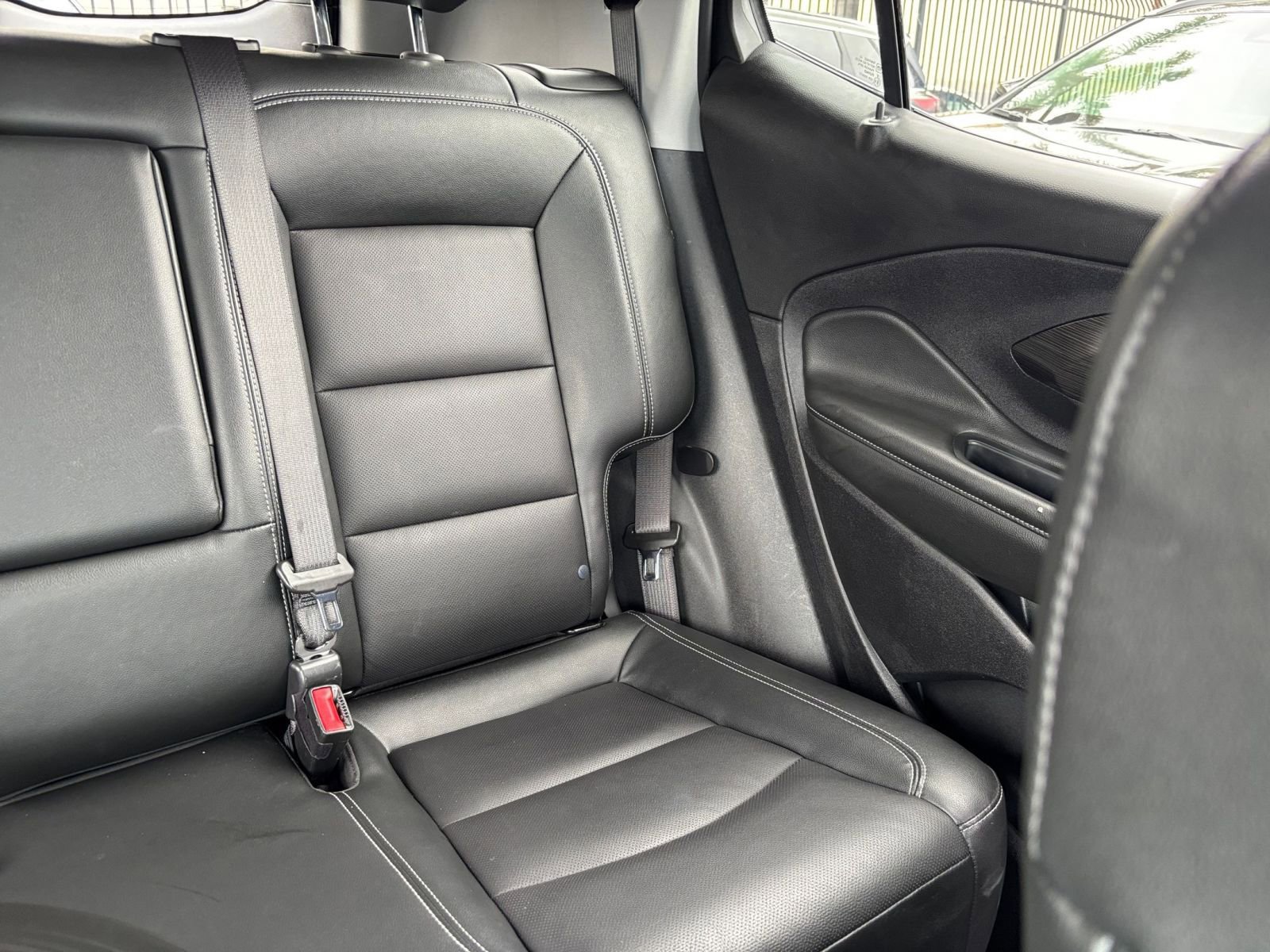 Used 2024 GMC Terrain SLT AWD/4WD image 39