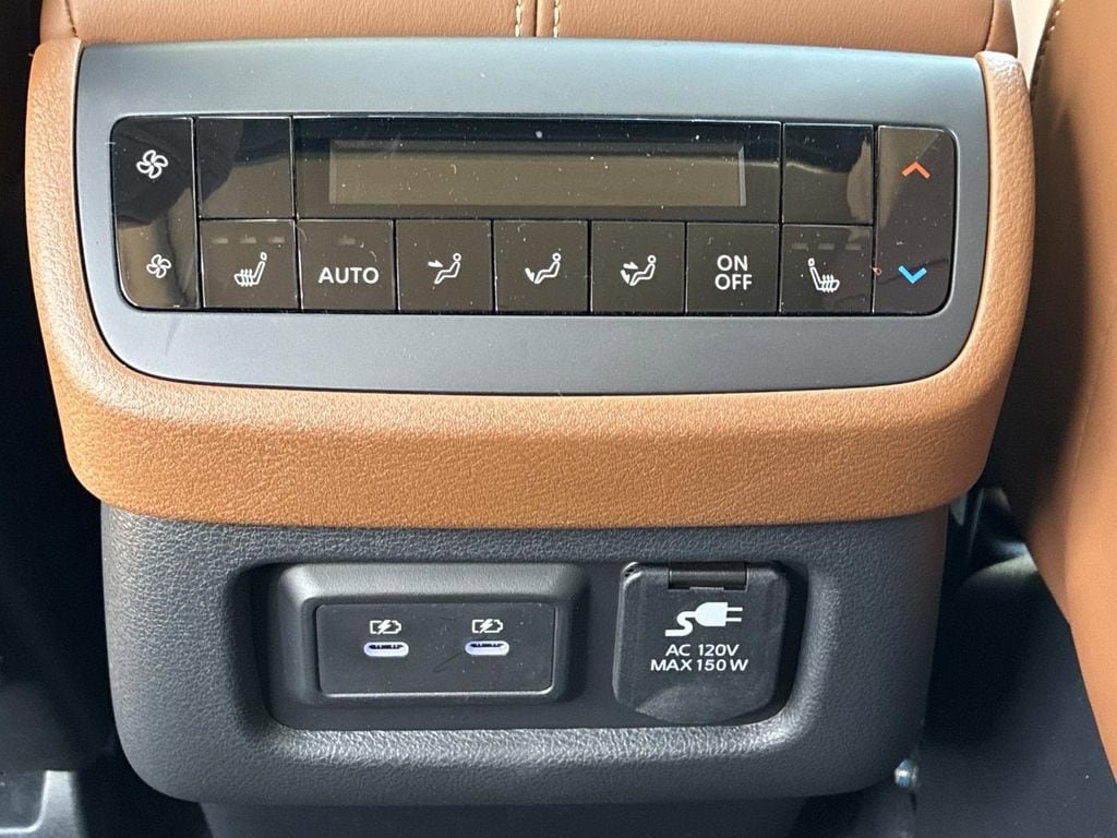 New 2026 Nissan Pathfinder Platinum AWD/4WD image 9