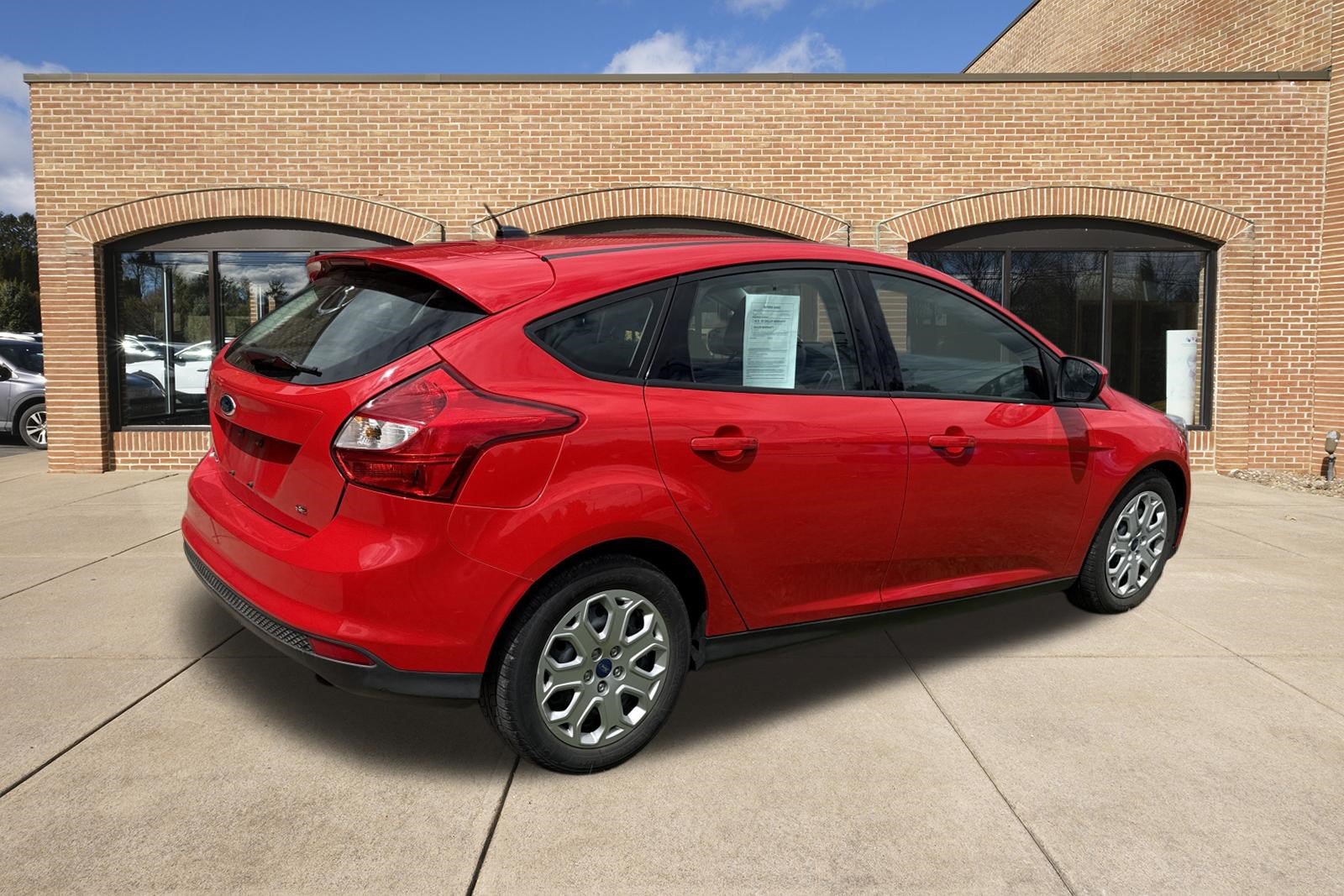 Used 2012 Ford Focus SE FWD image 3