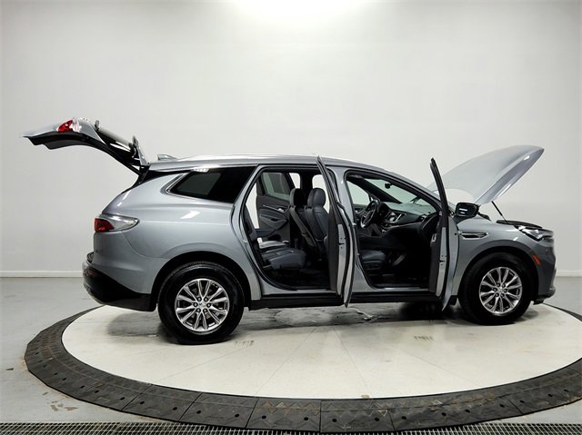 Used 2024 Buick Enclave Premium image 16
