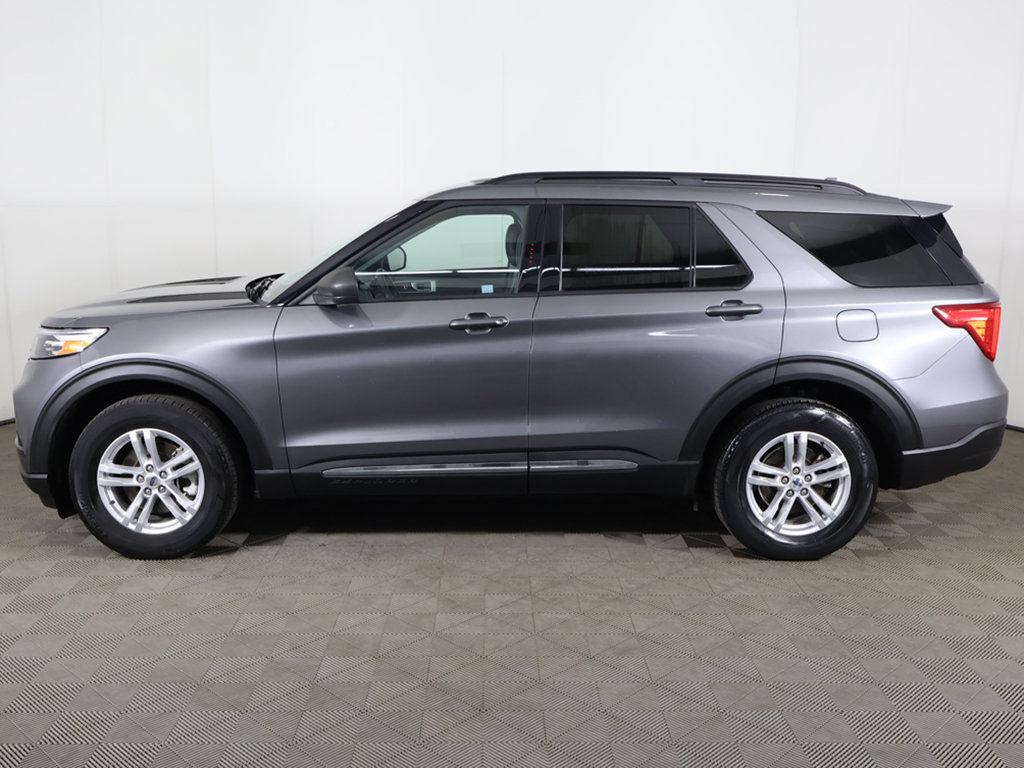 Used 2023 Ford Explorer XLT w/ Equipment Group 202A AWD/4WD image 15