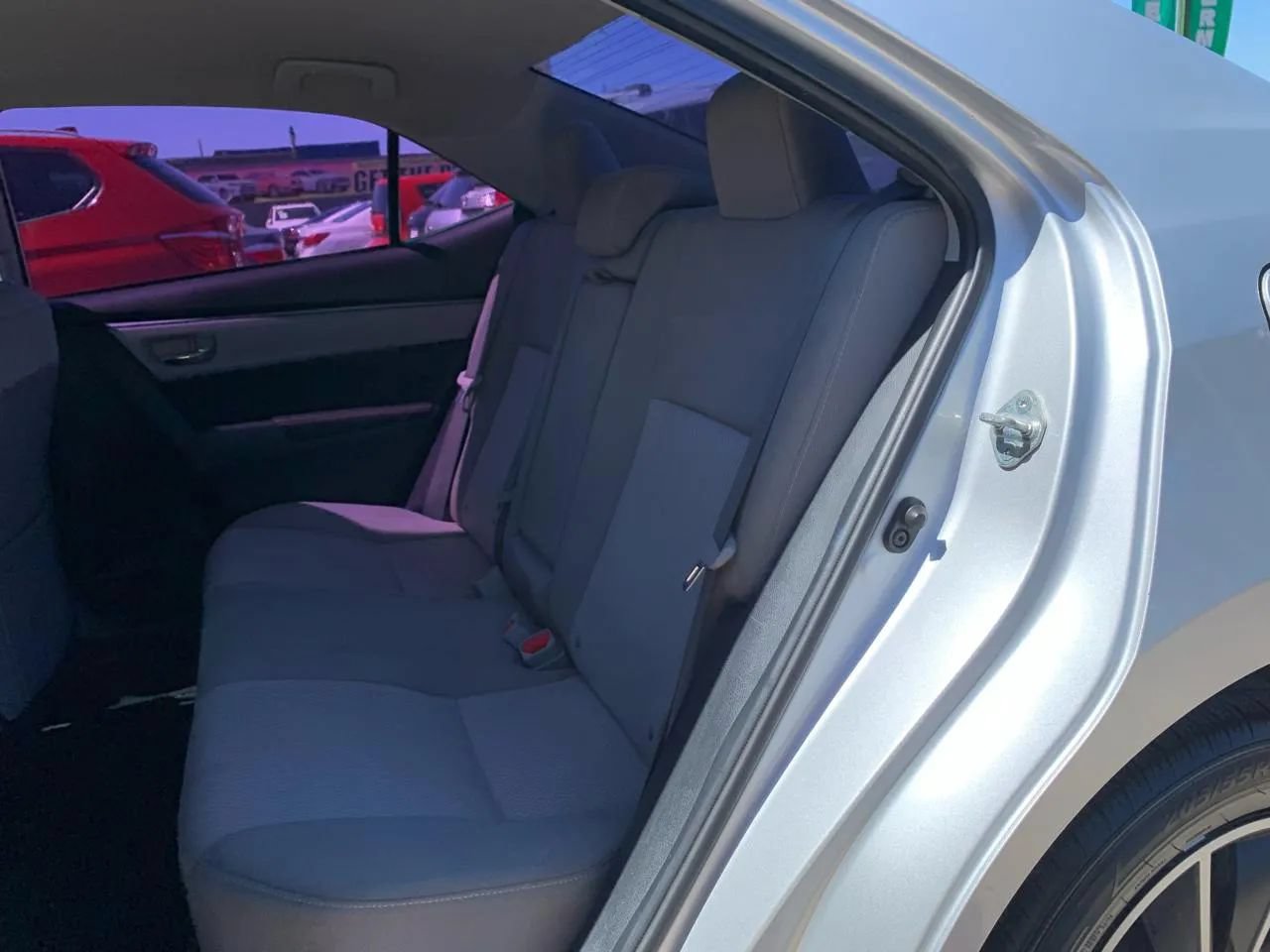 Used 2015 Toyota Corolla LE FWD image 10