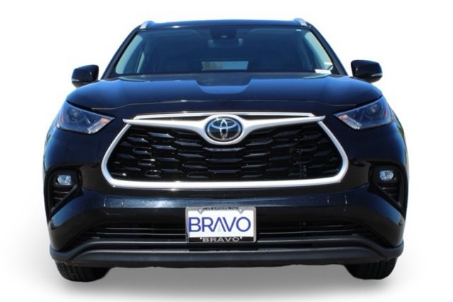 Used 2023 Toyota Highlander L image 2